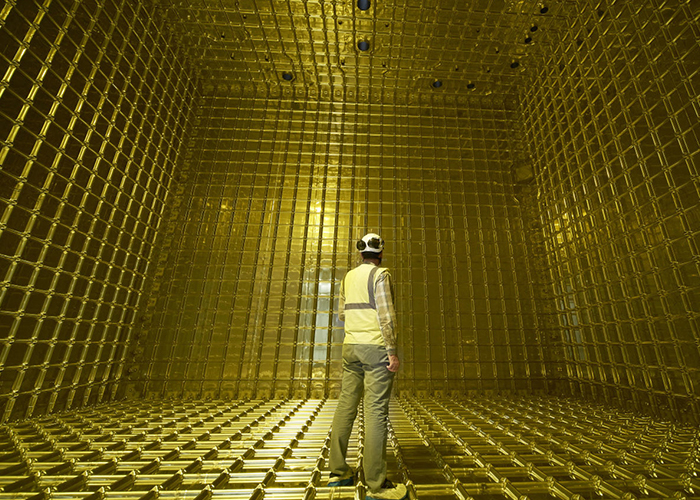 neutrino trap